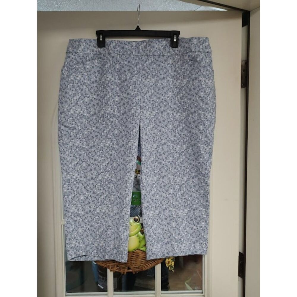 Napa Valley Blue Flowered Pull On Capri Pants Size Women's 18W
